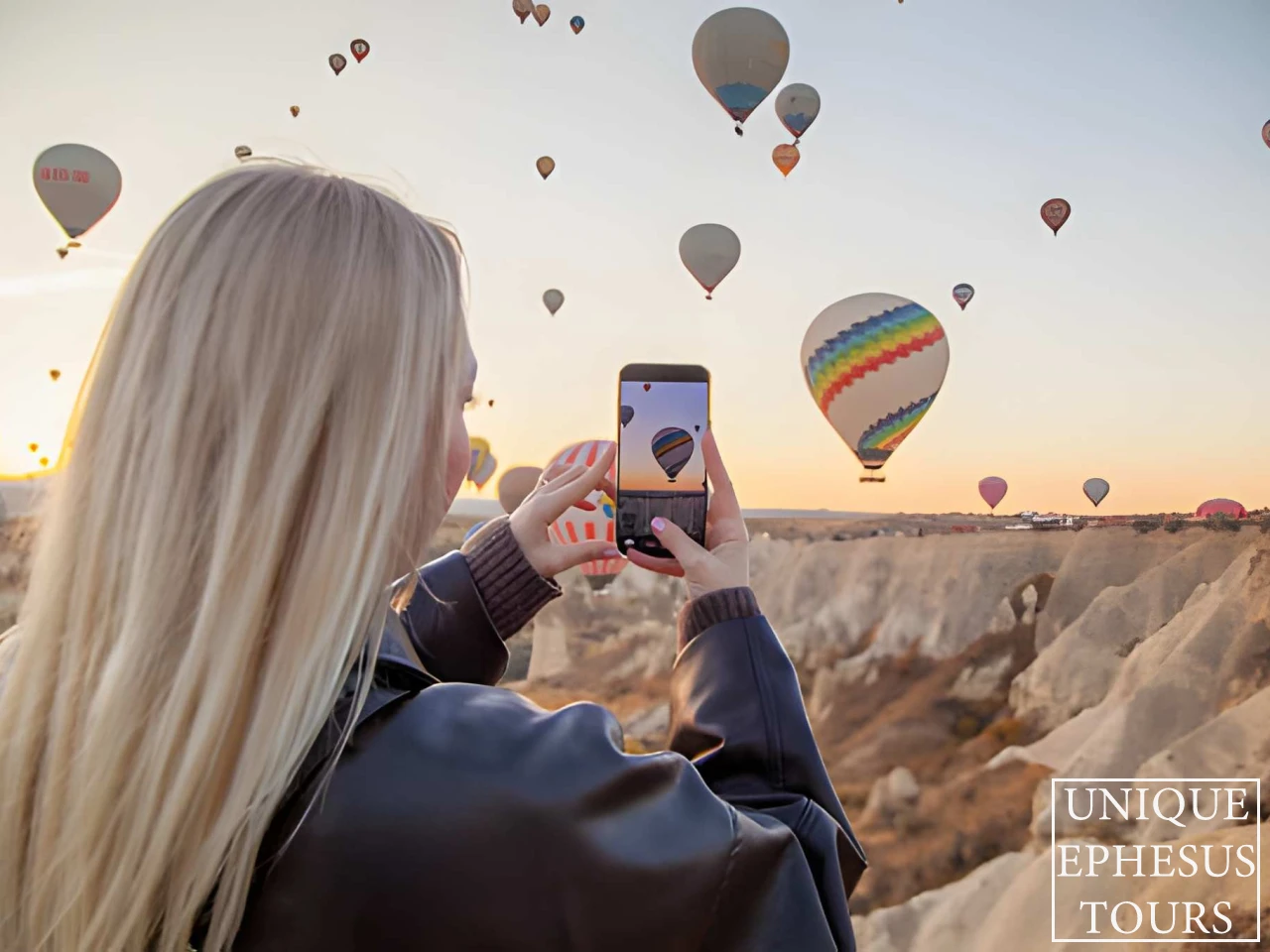 hot-air-balloon-photo-cappadocia-sunrise-cliff-view-turkey