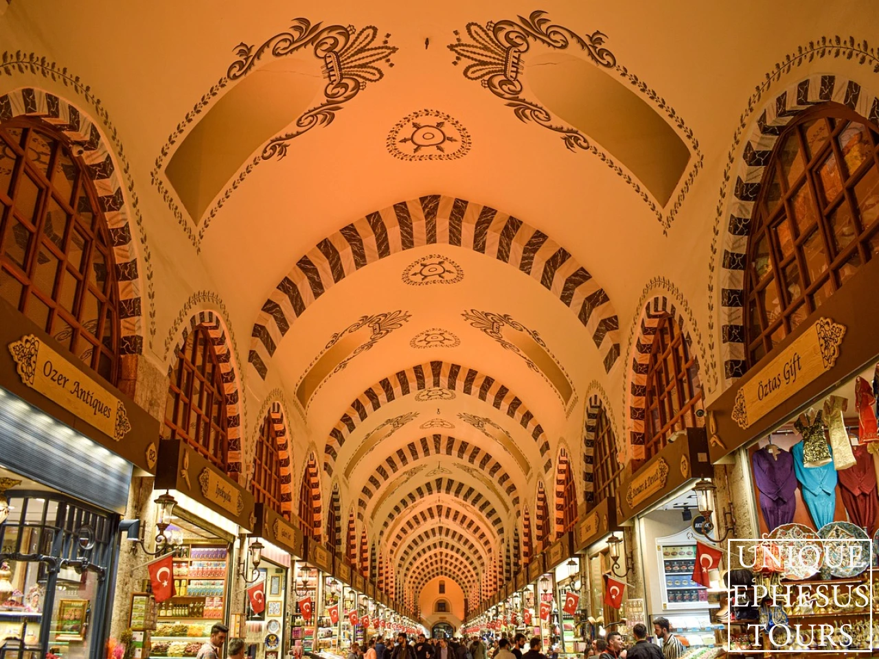 Grand-Bazaar-Interior-Istanbul-Turkey
