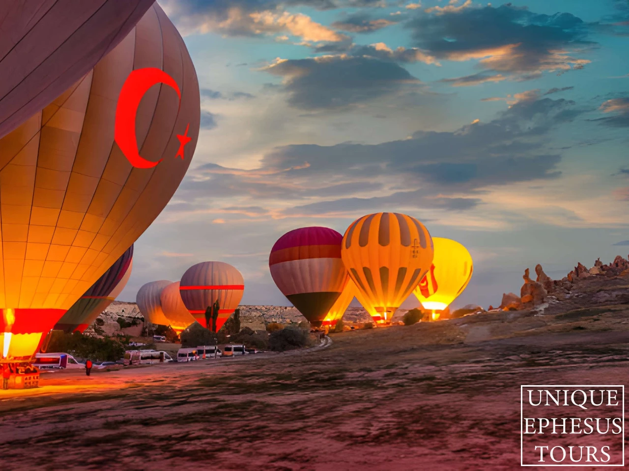 Hot-Air-Balloons-at-Sunrise-Cappadocia-Turkey