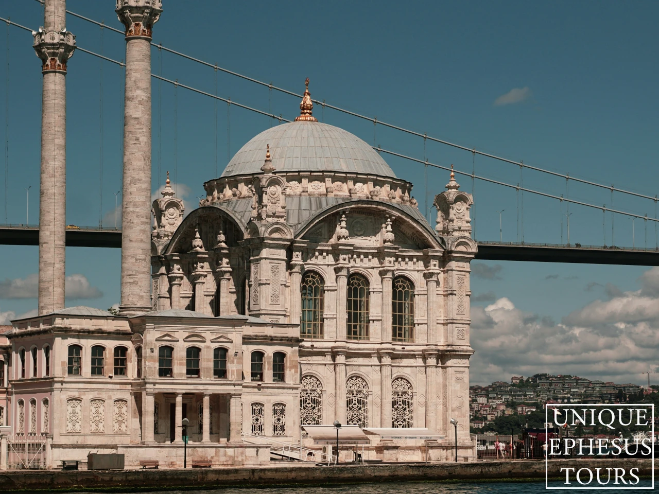 Ortakoy-Mosque-and-Bosphorus-Bridge-at-sunset-Istanbul-Turkey