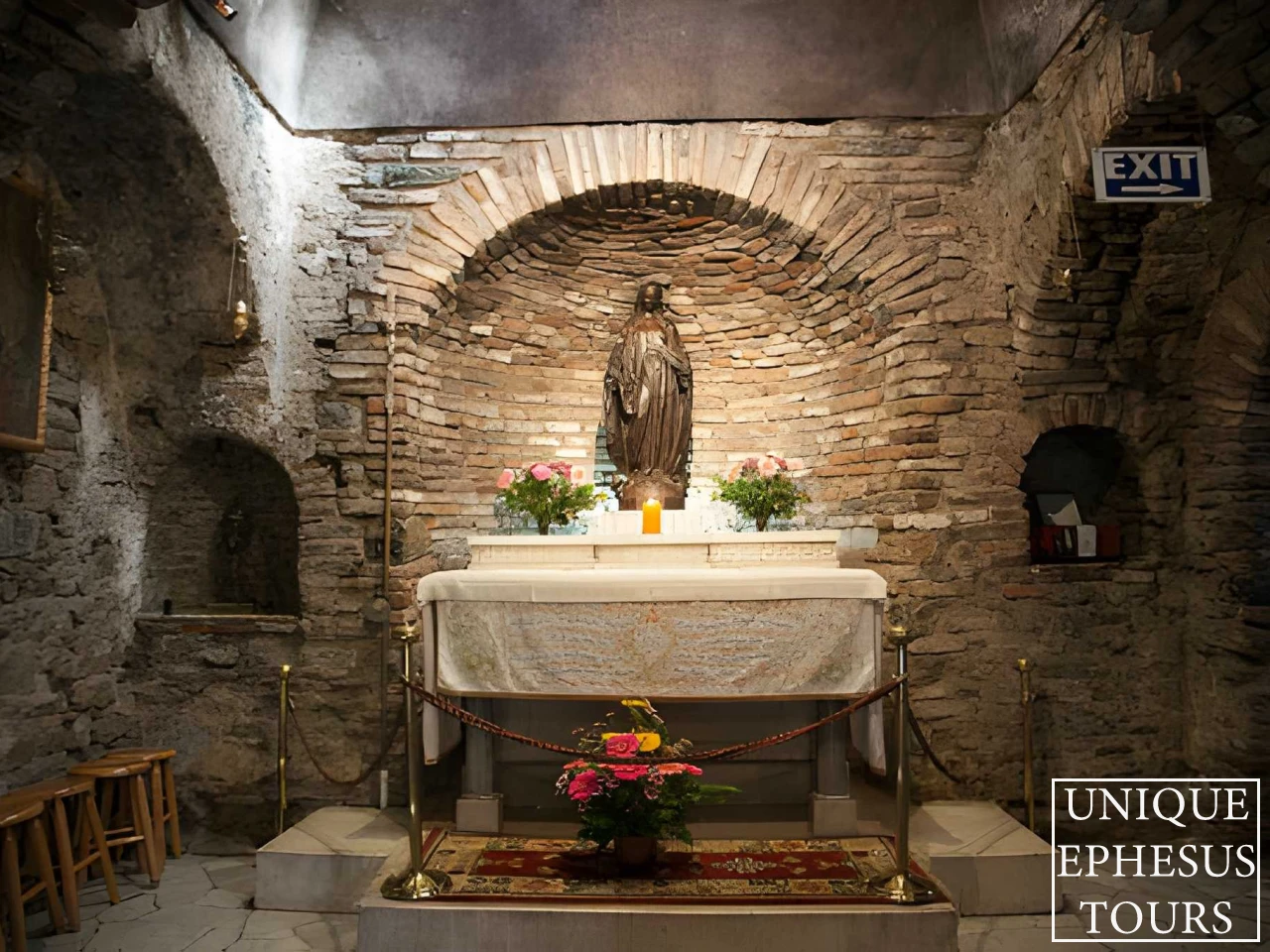 Virgin-Mary-Altar-at-House-of-Mary-Ephesus-Turkey