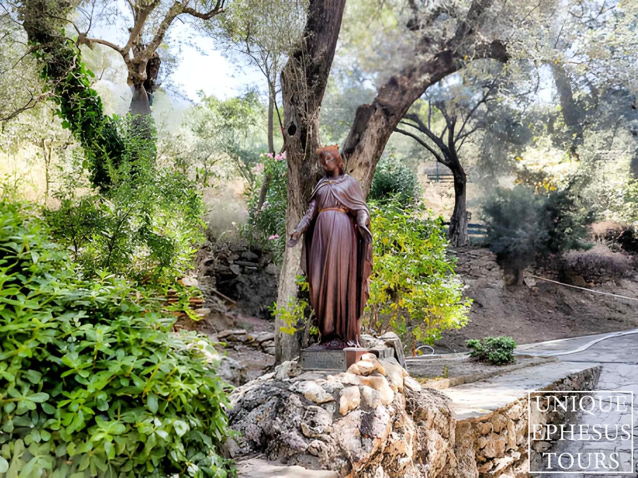 Virgin-Mary-Statue-on-Bülbüldağı-Kuşadası-Turkey