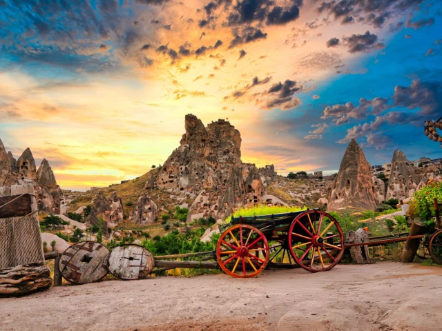 Cappadocia-Fairy-Chimneys-Love-Valley