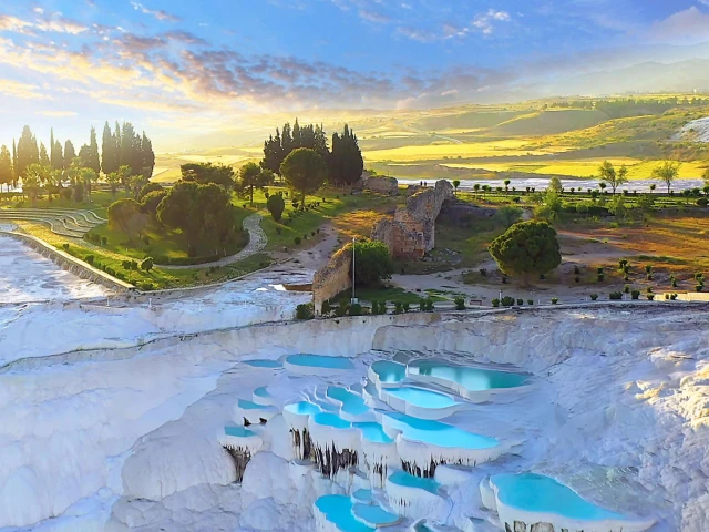 Pamukkale-pools-Travertines-Denizli-Turkey