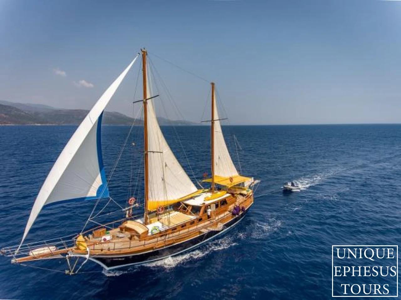 Yacht-Sunset-Dining-Turkey